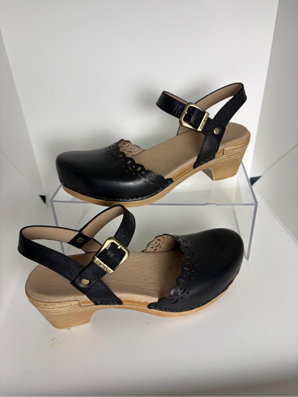 Dansko Maisie Leather Scalloped Mary Jane Clogs in Black;NEW;Sz 39 EU / 8.5-9 US